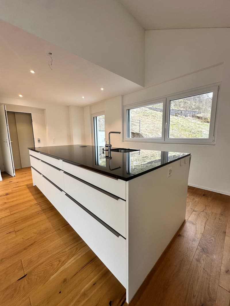 Moderne 5.5-Zimmer-Duplex-Wohnung in ruhiger Lage von Bauma (2)