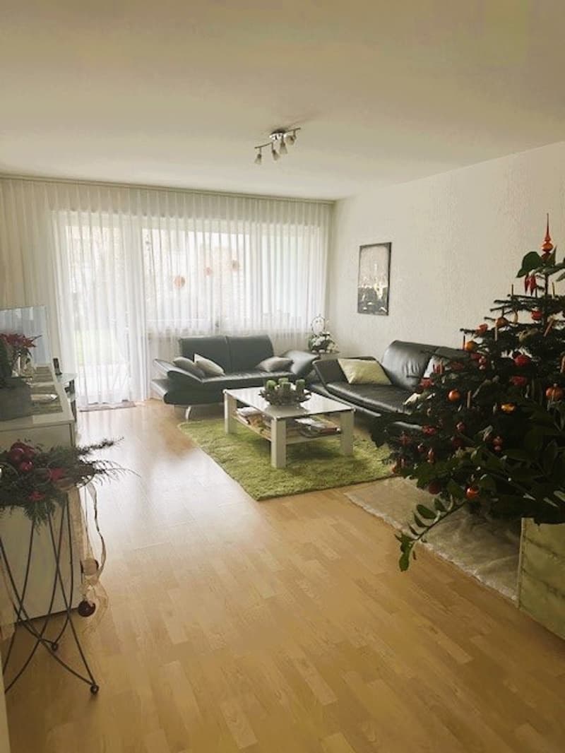3.5-Zimmer-Wohnung mit Balkon an ruhiger Lage in Zufikon (4)
