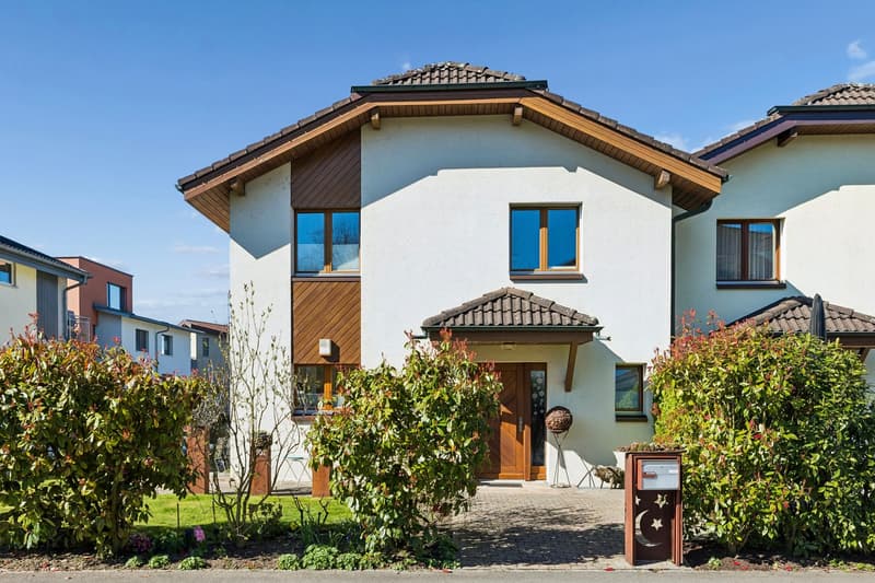 Charmantes 6.5-Zimmer-Einfamilienhaus mit Seenähe in Sempach (3)