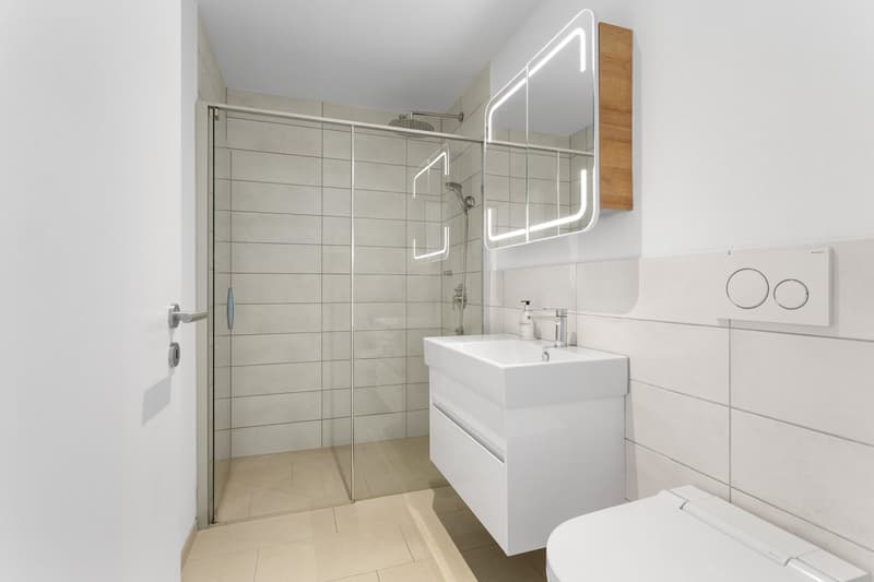 Neuwertige 4.5-Zimmer-Wohnung grossem mit Balkon und schöner Aussicht in Zuben (10)