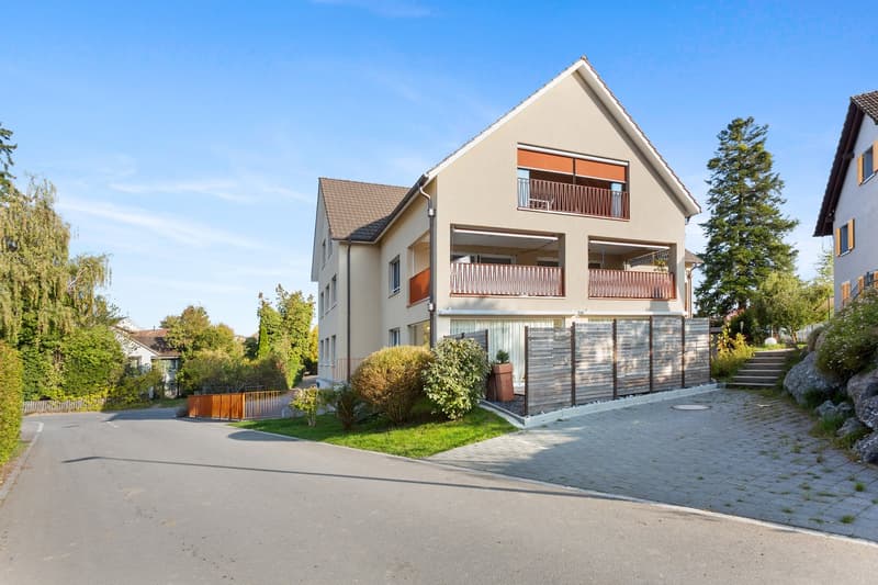 Neuwertige 4.5-Zimmer-Wohnung grossem mit Balkon und schöner Aussicht in Zuben (11)