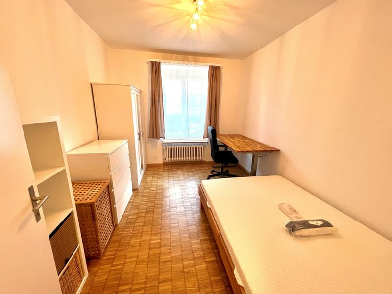 Schönes, grosses Zimmer an top Lage :) (1)