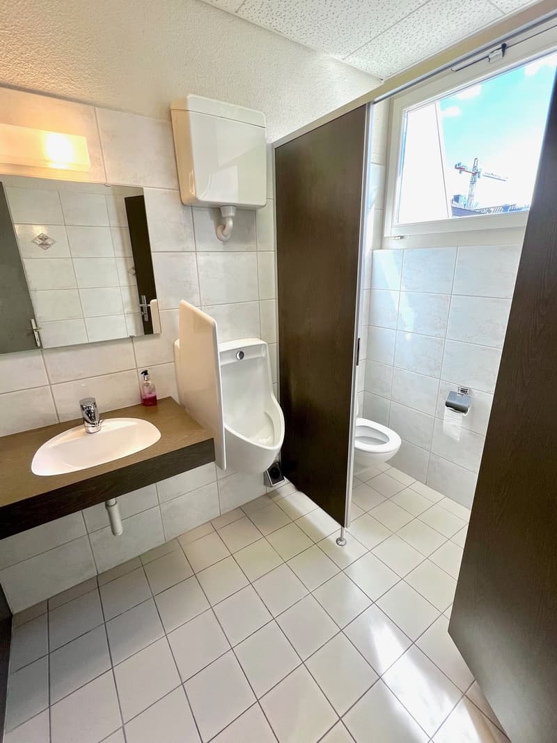 Sehr grosses Zimmer in moderner Wohnung :) (6)