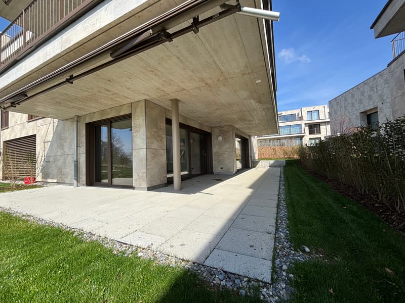 Appartamento giardino nuovo di 3,5 locali con giardino e vista sul lago di Zug (3)