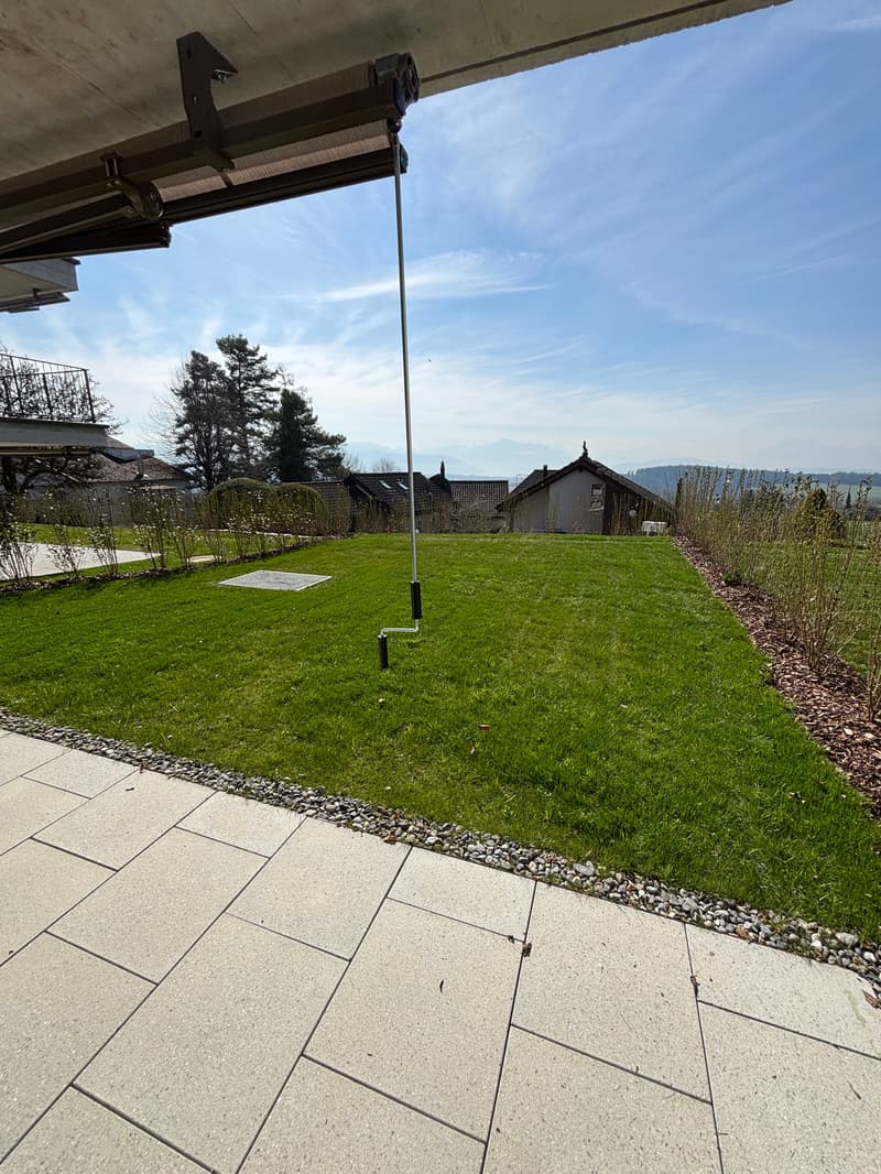 Appartamento giardino nuovo di 3,5 locali con giardino e vista sul lago di Zug (21)