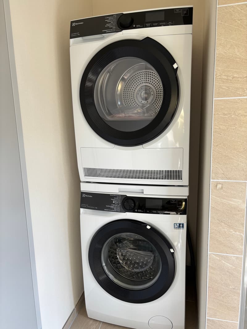 Grosszügige 3.5 Zimmer-Wohnung mit wundervoller Aussicht auf das Bergpanorama (17)