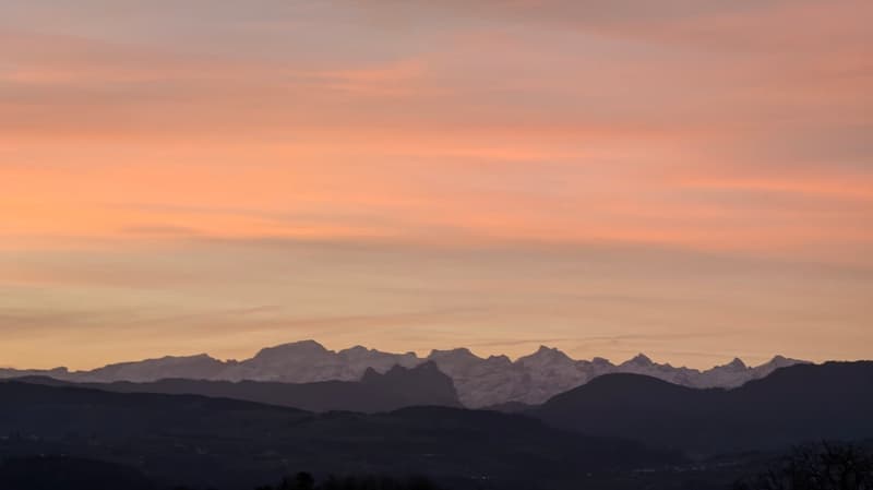 Grosszügige 3.5 Zimmer-Wohnung mit wundervoller Aussicht auf das Bergpanorama (27)
