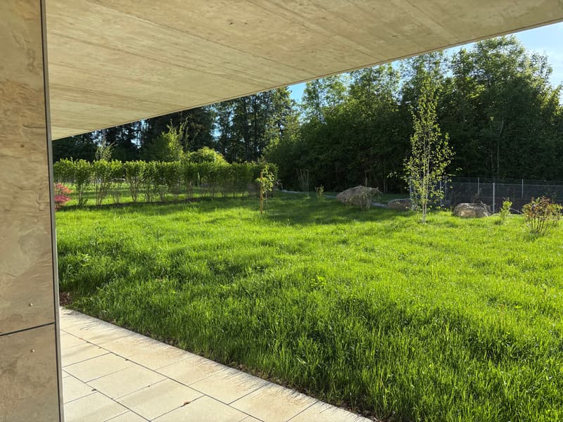 ERSTVERMIETUNG Gartenparadies: 4.5 Zimmer-Wohnung mit grossem Garten (1)