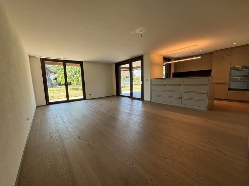 Grosszügige 4.5 Zimmer-Gartenwohnung mit riesigem idyllischem Garten (5)
