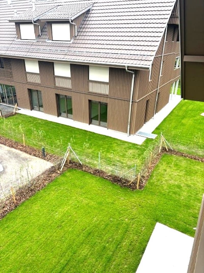 Grosszügige 4.5 Zimmer-Gartenwohnung mit riesigem idyllischem Garten (30)