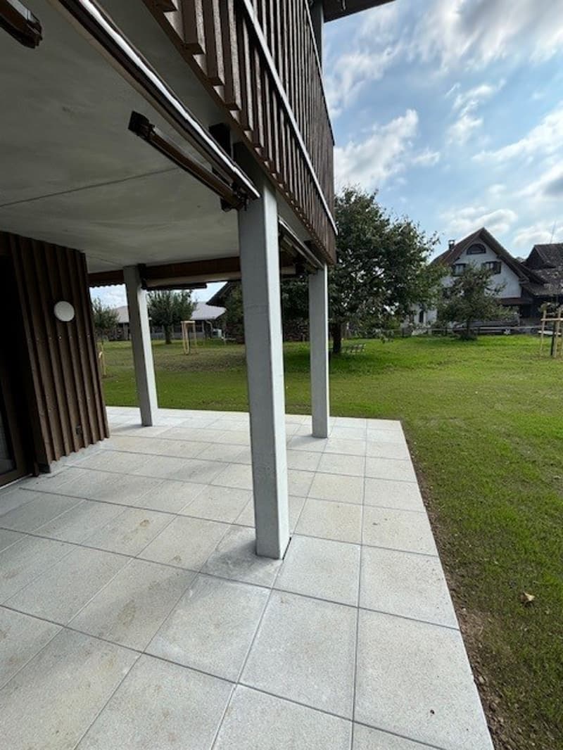 Grosszügige 4.5 Zimmer-Gartenwohnung mit riesigem idyllischem Garten (3)