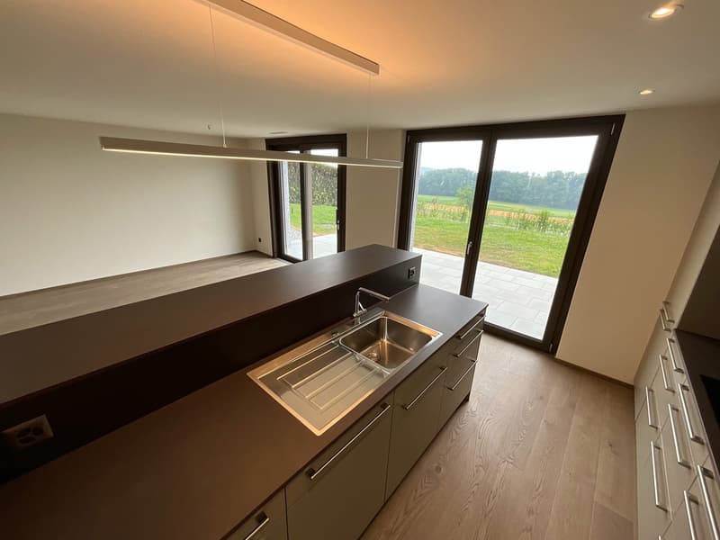 3.5-Zimmer-Garten-Wohnung mit atemberaubendem Ausblick und Zusatzraum (8)