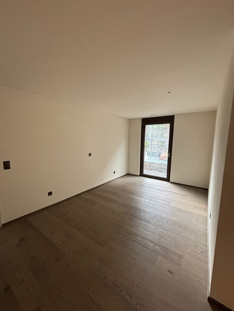 Grosszügige, neuwertige 3.5 Zimmer-Wohnung mit Garten (11)