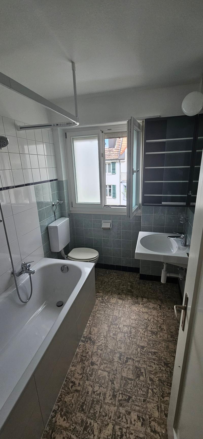 Helle 4-Zimmer-Wohnung mit Balkon in Basel – sofort verfügbar! (8)