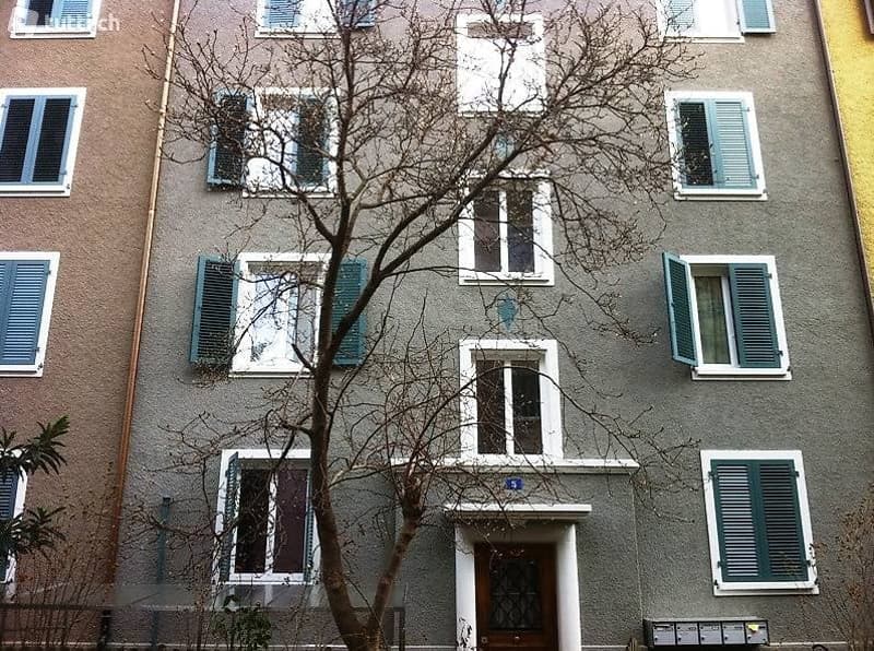 Charmante 3.5-Zimmer-Altbauwohnung mit Balkon in Basel (1)