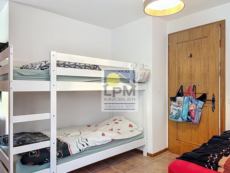 Spacieux 2.5p (59,3m2) dans un bâtiment de luxe (sauna, piscine..) (9)