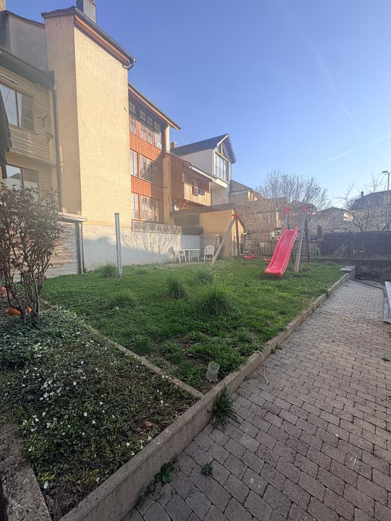 Spacieux 4,5 pièces entièrement rénové avec grand balcon et jardin commun (3)