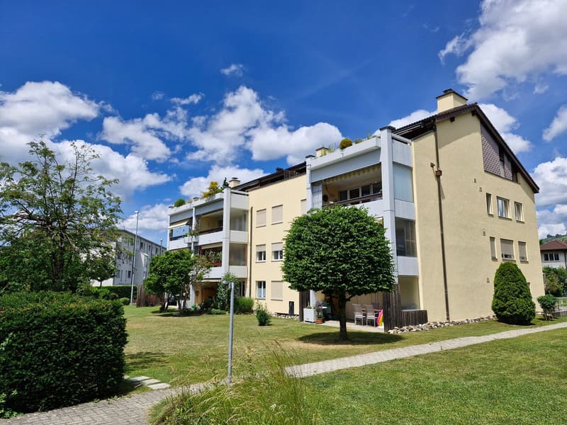 Charmante 3.5-Zimmer-Dachwohnung mit Panoramablick in Steffisburg (3)
