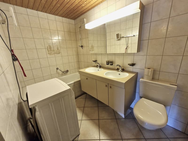 Charmante 3.5-Zimmer-Dachwohnung mit Panoramablick in Steffisburg (8)
