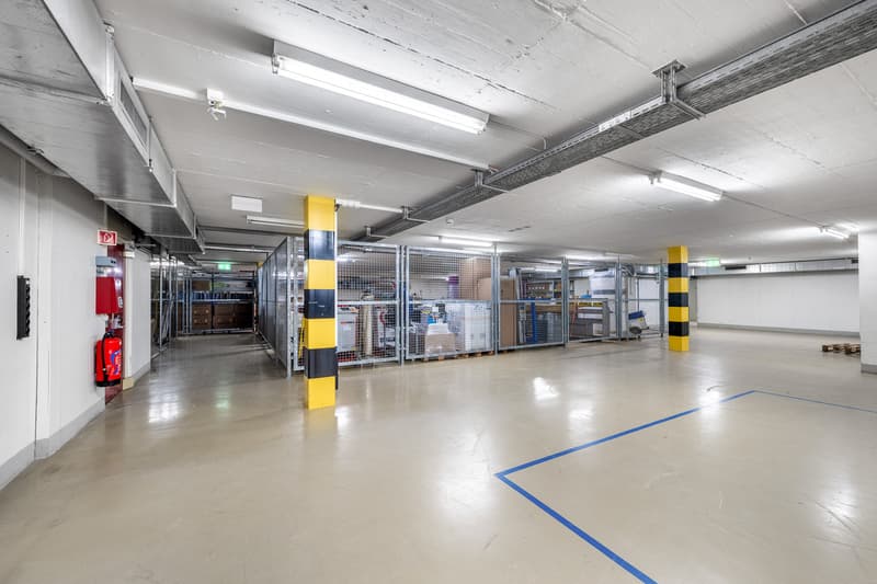 Ottimi spazi di stoccaggio e archiviazione da 80 m² (8)
