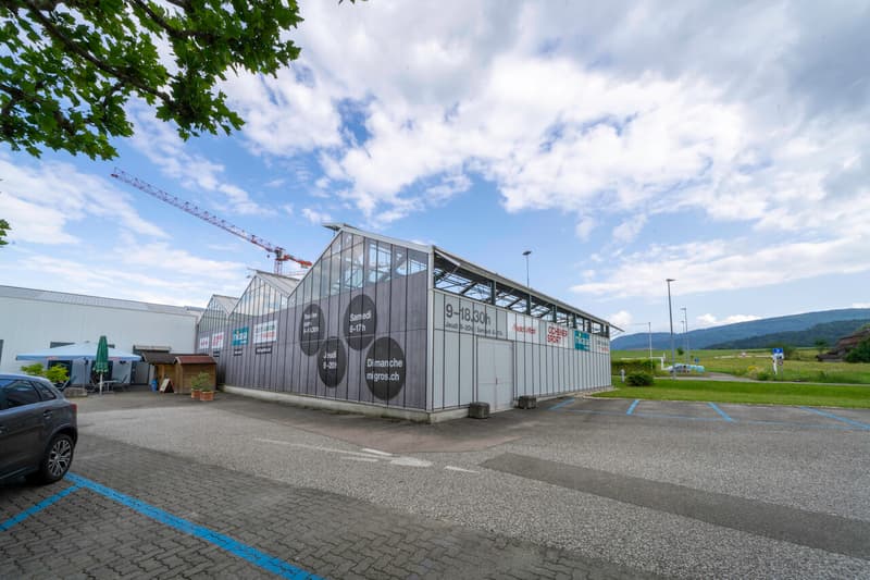 Ampio spazio commerciale con 2'500m2 - MParc Delemont (3)