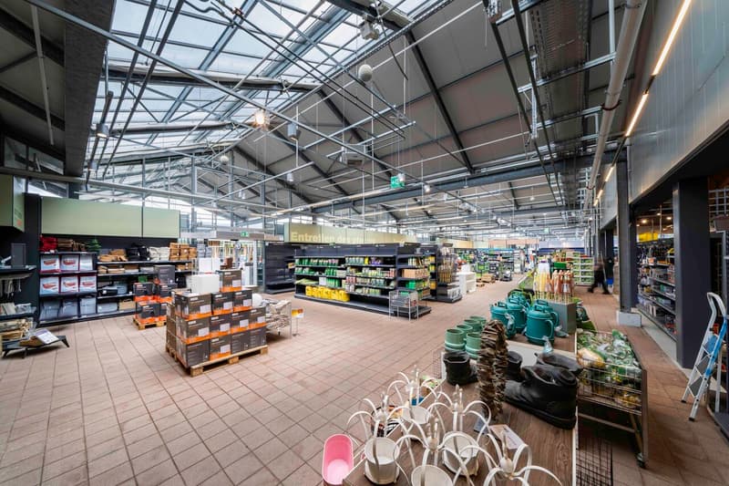 Ampio spazio commerciale con 2'500m2 - MParc Delemont (7)