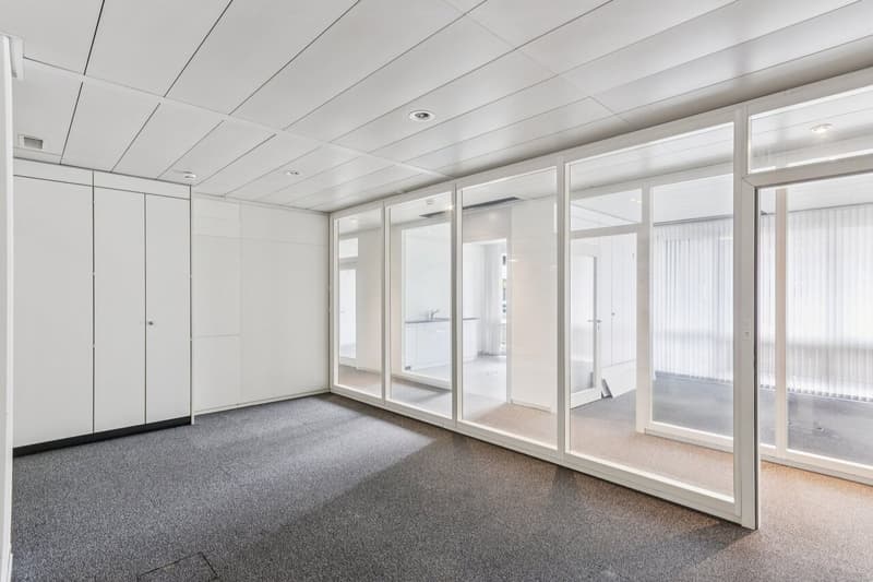 Ici commence votre entreprise - espace de bureau aménagé dans un emplacement idéal (8)