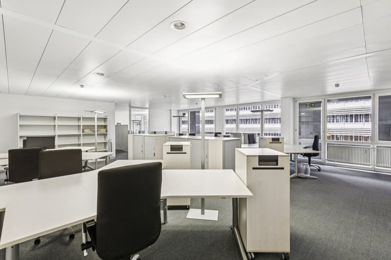 Bureau meublé dans un emplacement idéal - prêt à être occupé immédiatement (9)