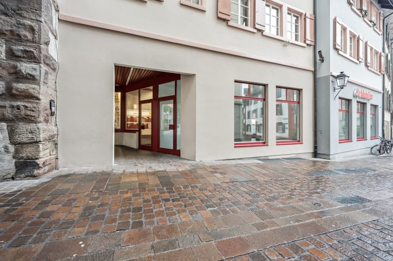 Porte du succès : espace commercial à la tour historique d'Obertor Rheinfelden (4)