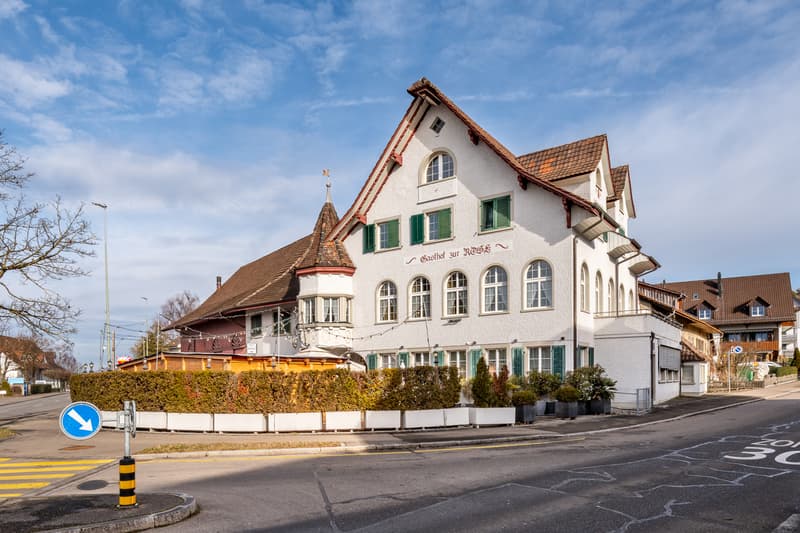 Auberge historique avec un potentiel de construction résidentielle passionnant au centre de Bachenbülach (2)