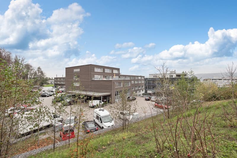 Grosszügige Gewerbefläche im 1. Obergeschoss - individuell gestaltbar (1)