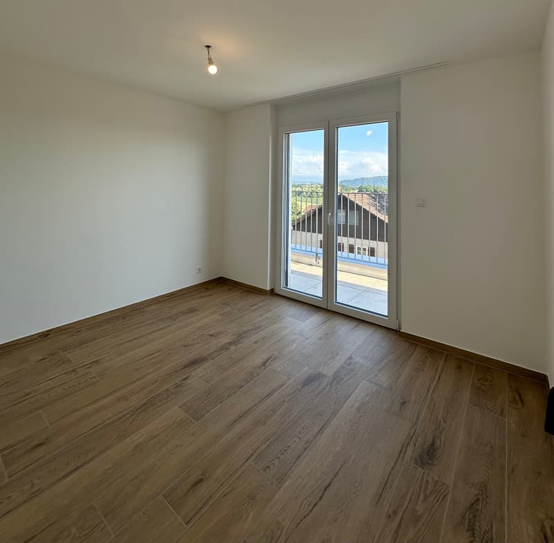 Exklusives Attika-Wohnerlebnis – direkter Liftzugang, spektakuläre Aussicht und grosszügige Terrasse (8)