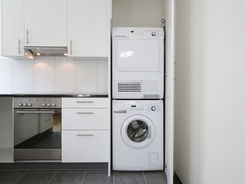 Helle 2.5-Zimmer-Wohnung mit Balkon und Lift nähe Biozentrum/Unispital (8)