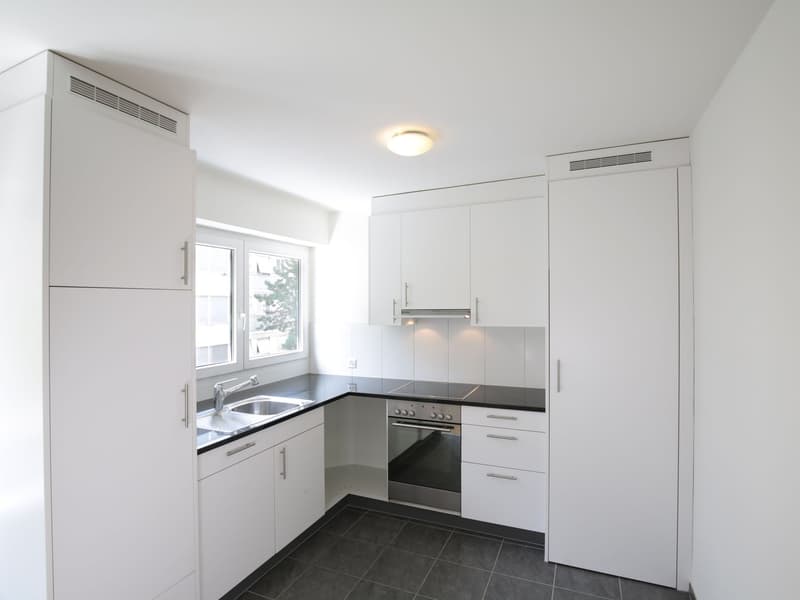 Helle 2.5-Zimmer-Wohnung mit Balkon und Lift nähe Biozentrum/Unispital (5)