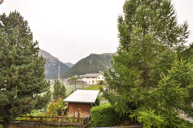 Incantevole appartamento di 4.5 locali con garage a Scuol (3)