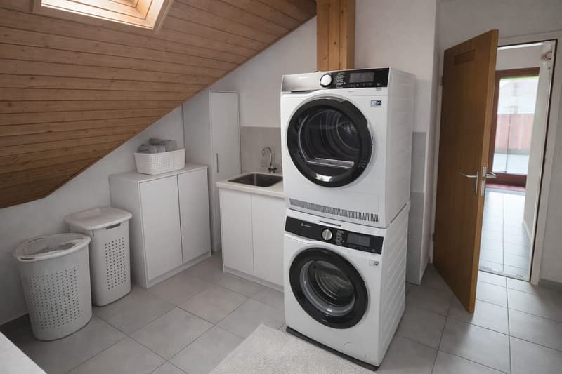 Charmante 5.5-Zimmer-Maisonette-Wohnung in Glattfelden inkl. einem Tiefgaragenplatz (12)