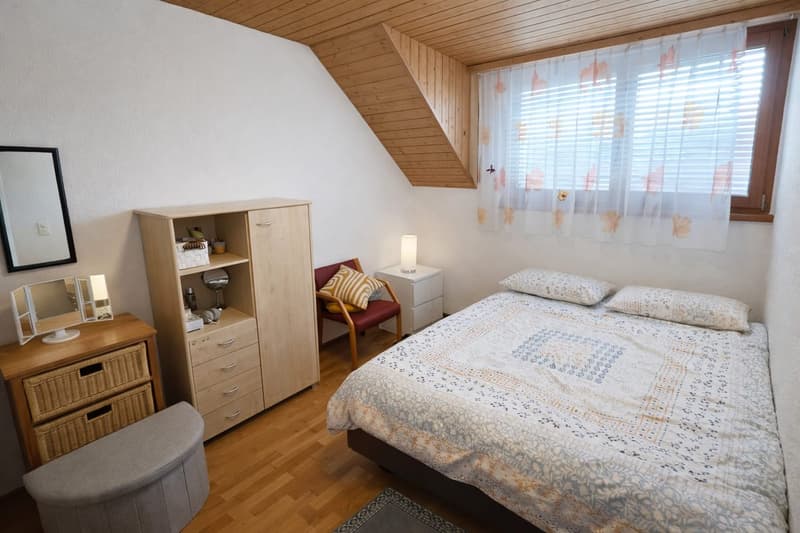 Charmante 5.5-Zimmer-Maisonette-Wohnung in Glattfelden inkl. einem Tiefgaragenplatz (8)