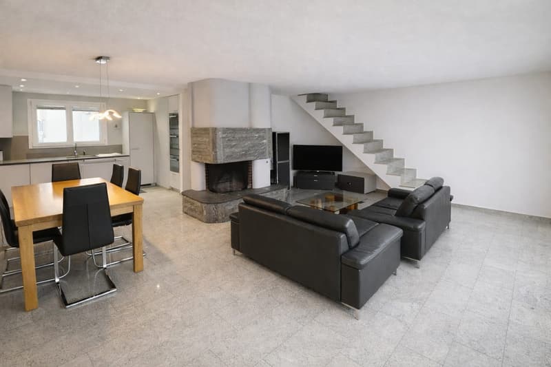 Charmante 5.5-Zimmer-Maisonette-Wohnung in Glattfelden inkl. einem Tiefgaragenplatz (1)