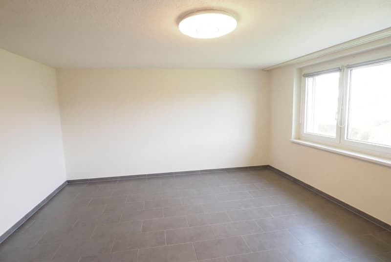 Gemütliche 3.5-Zimmer-Wohnung mit Balkon in Reinach (2)