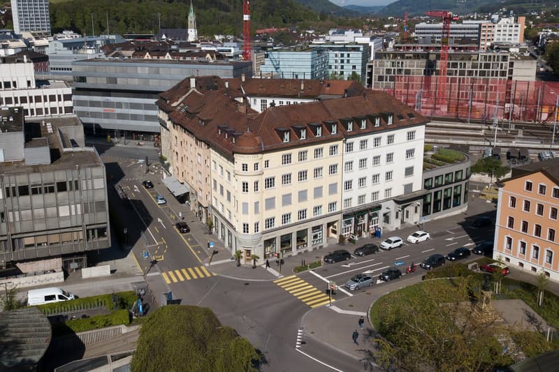 Elektro Auto Tiefgaragenplatz beim Bahnhof Winterthur (1)