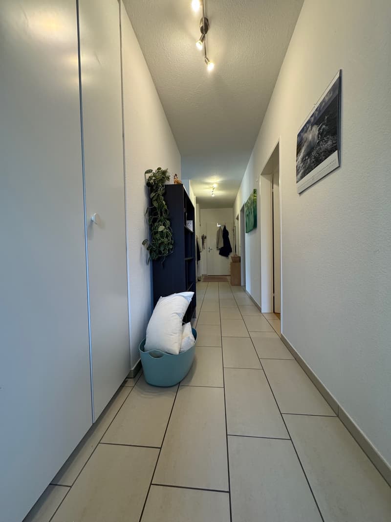 Korridor mit Einbauschränken