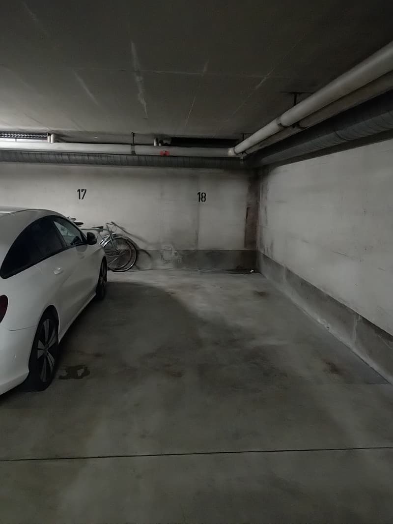 Tiefgaragenplatz (1)