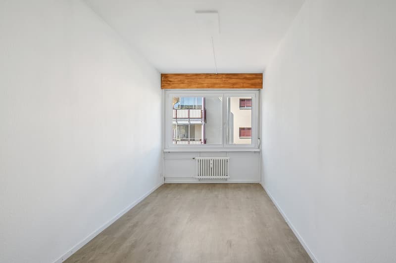 Helle 4.5-Zimmer-Wohnung mit grosszügigem Balkon und Weitsicht in familienfreundlicher Lage (12)