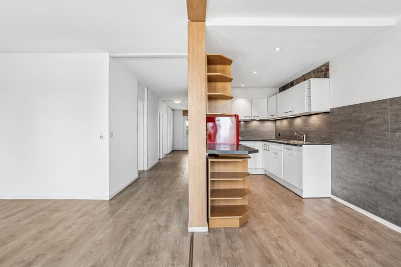 Helle 4.5-Zimmer-Wohnung mit grosszügigem Balkon und Weitsicht in familienfreundlicher Lage (5)