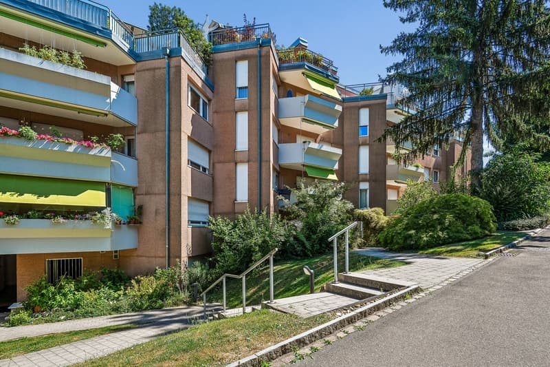 Grosszügige 3.5-Zimmer-Wohnung mit sonnigem Sitzplatz in ruhiger Lage in Zürich-Seebach (22)