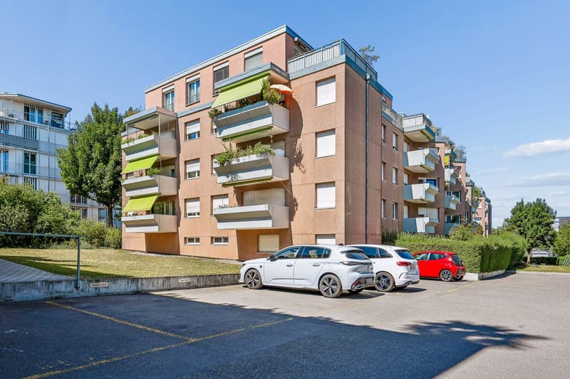 Grosszügige 3.5-Zimmer-Wohnung mit sonnigem Sitzplatz in ruhiger Lage in Zürich-Seebach (21)