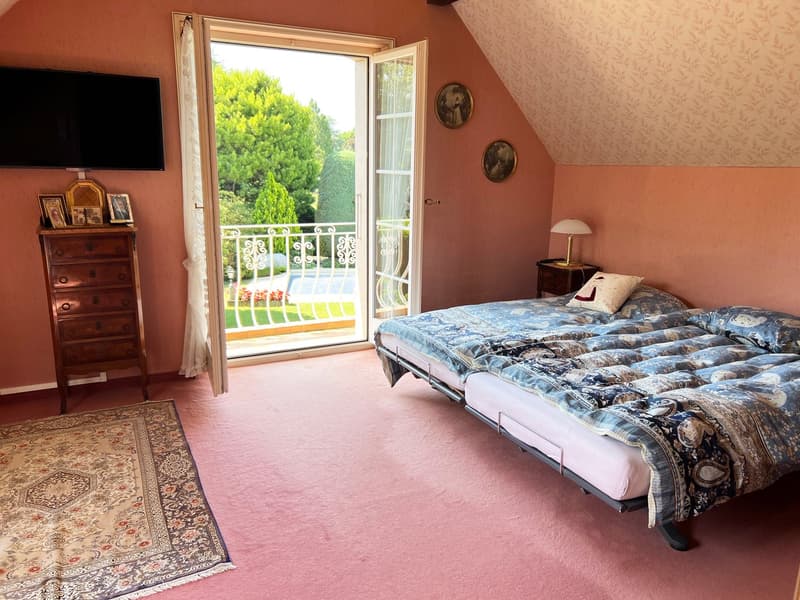 Villa d’exception de 7,5 pièces avec potentiel foncier remarquable (10)