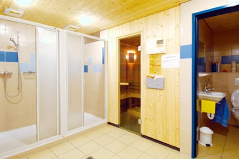 Charmante 2.5-Zimmer-Zweit-Wohnung am Sonnenhang in Klosters (11)