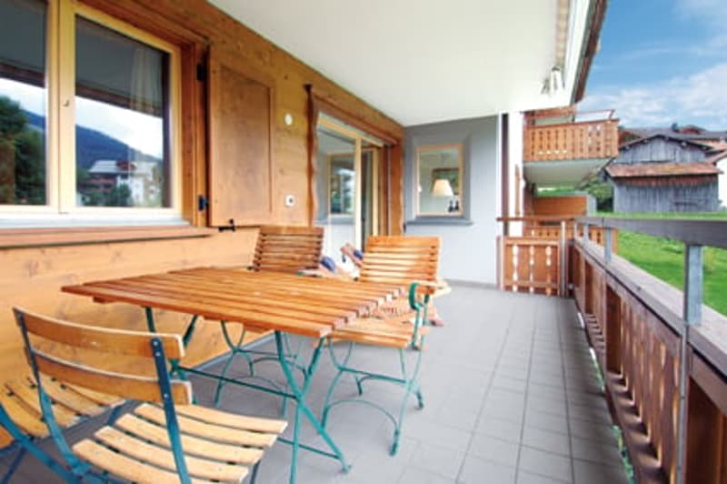 Charmante 2.5-Zimmer-Zweit-Wohnung am Sonnenhang in Klosters (6)