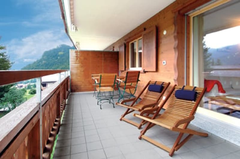 Charmante 2.5-Zimmer-Zweit-Wohnung am Sonnenhang in Klosters (5)